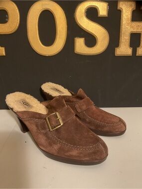 💜💜💜$15 FIRM UGG Brown Suede Shearling-Lined Mule Heels with Buckle Accent